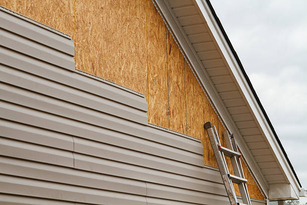 24/7 Emergency Vinyl Siding experts in Lawrenceburg, IN